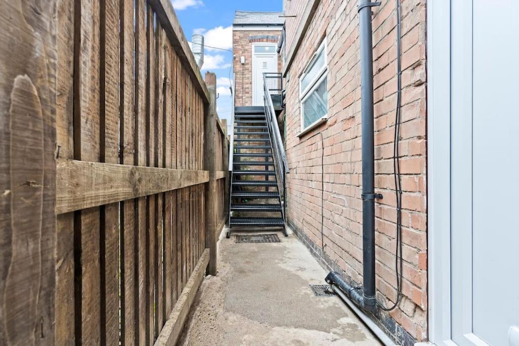Bella'S House 12Mins Bus To Motor Point Arena Free Street Parking Villa Nottingham Exterior photo